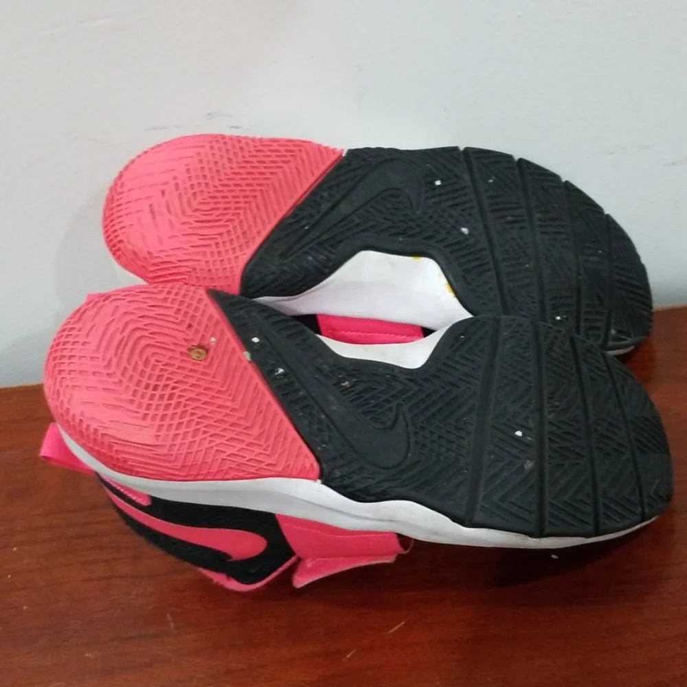 Nike  black, pink and white girls